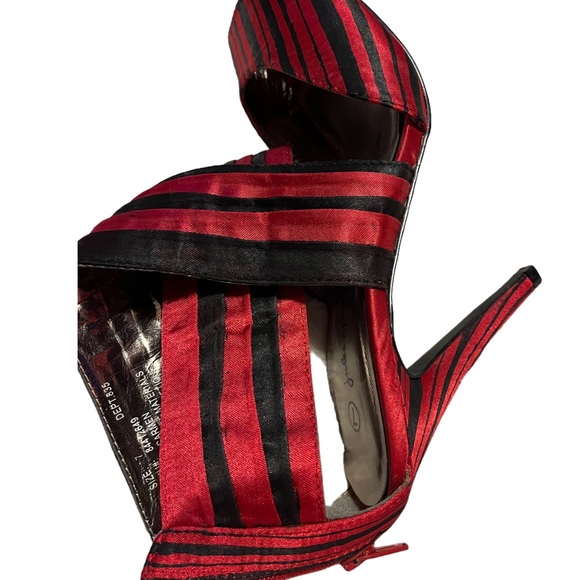 Hand painted party shoes! - Picture 2 of 3